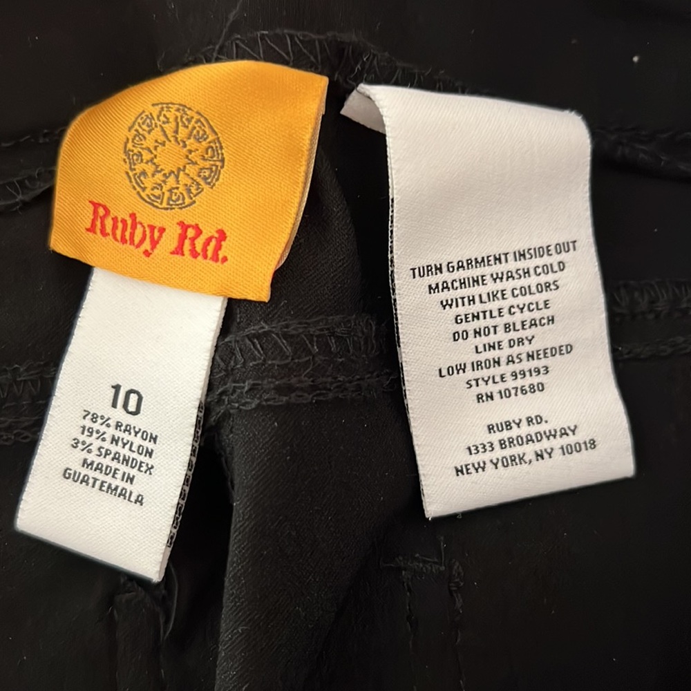 Ruby Rd. Stretch Pull On Capri Pants - image 6